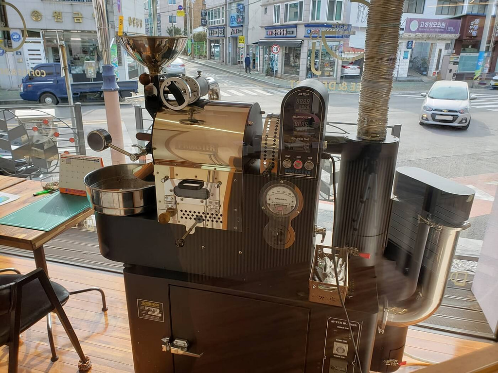 A large coffee machine at Grace J. Café