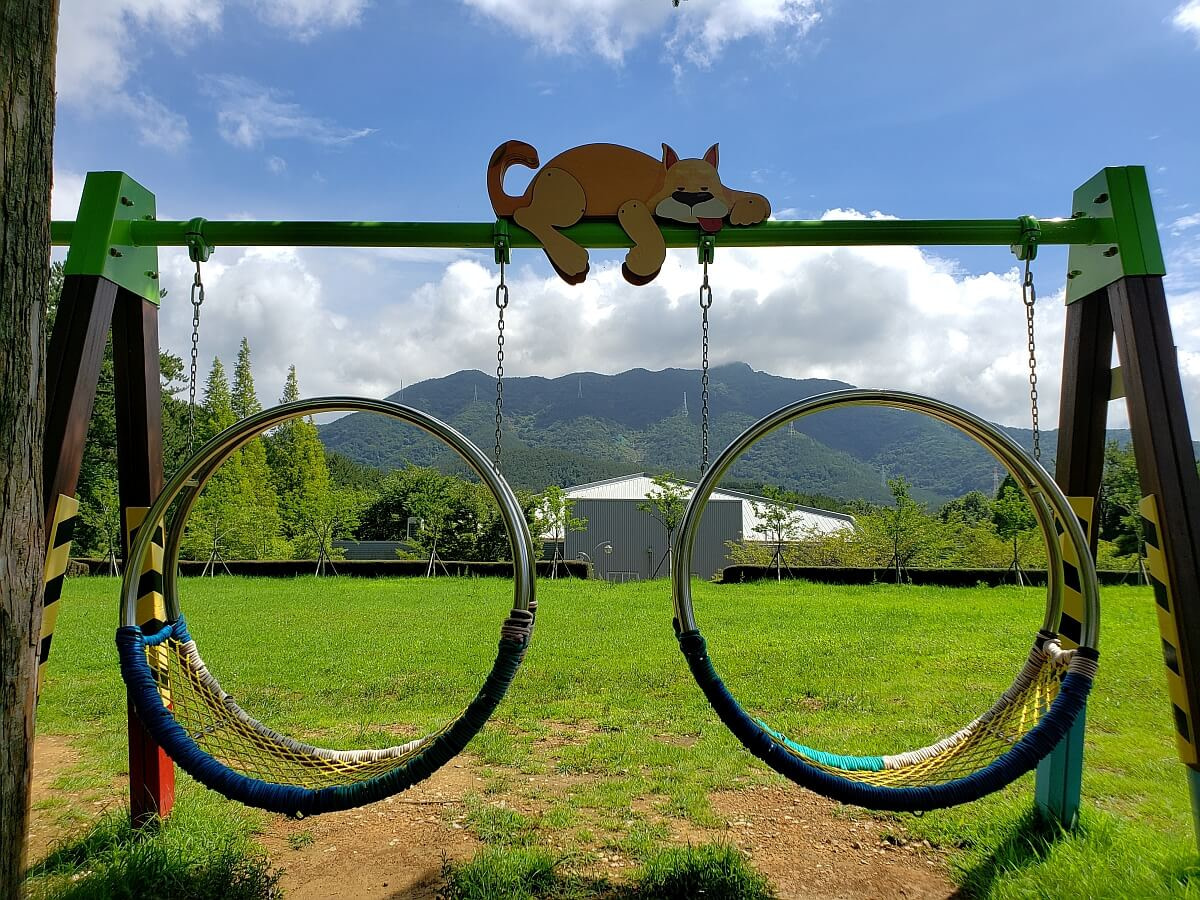 Eom Hong Gil Featured