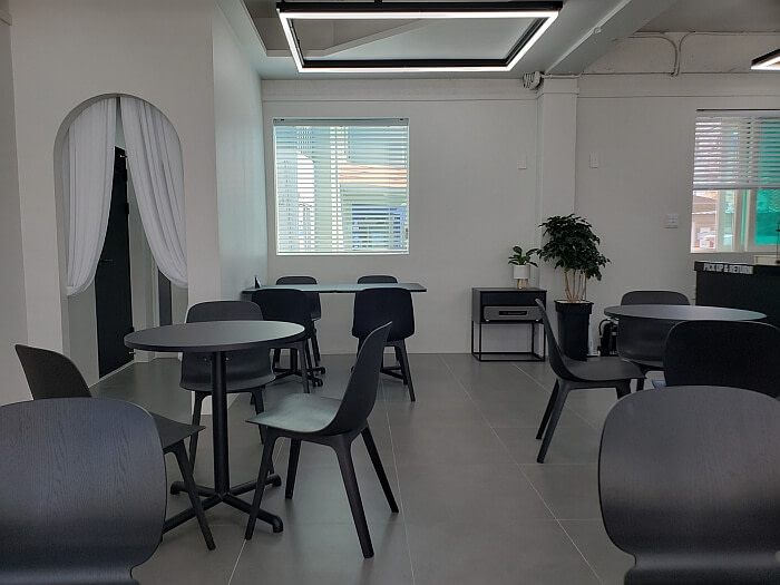 The very clean, black and white interior of Café Ryul