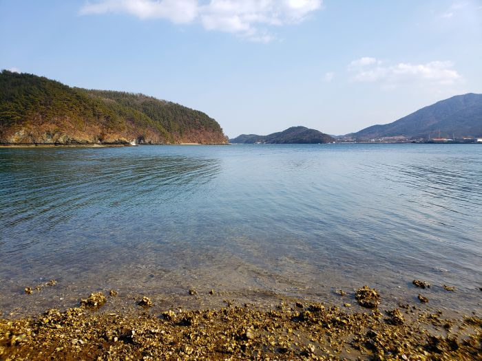 Calm water at the shore of Goseong, Gyeongnam, Korea