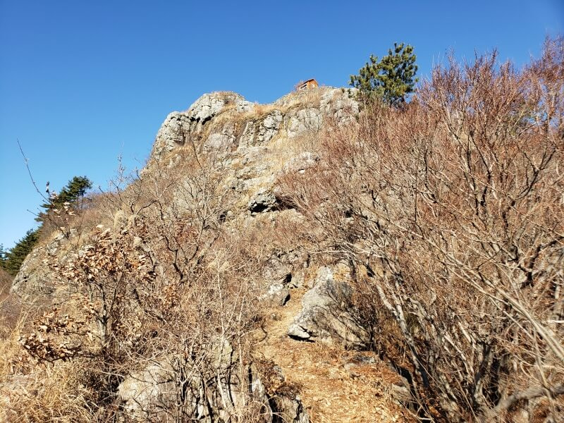 The rocky peak of Jwaisan