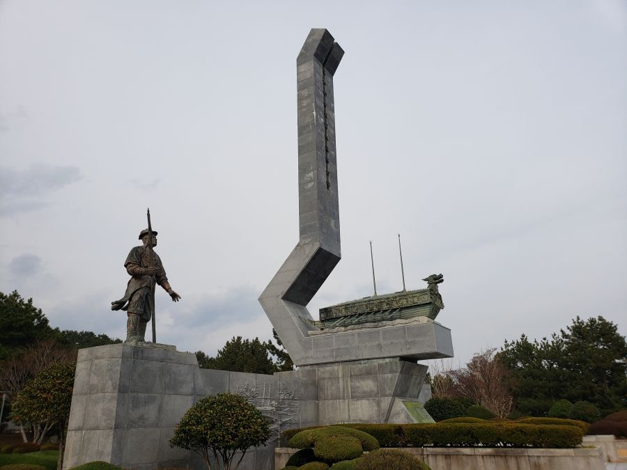 The Yi Sun-shin Memorial Hall at the Goseong Danghangpo Tourist Resort