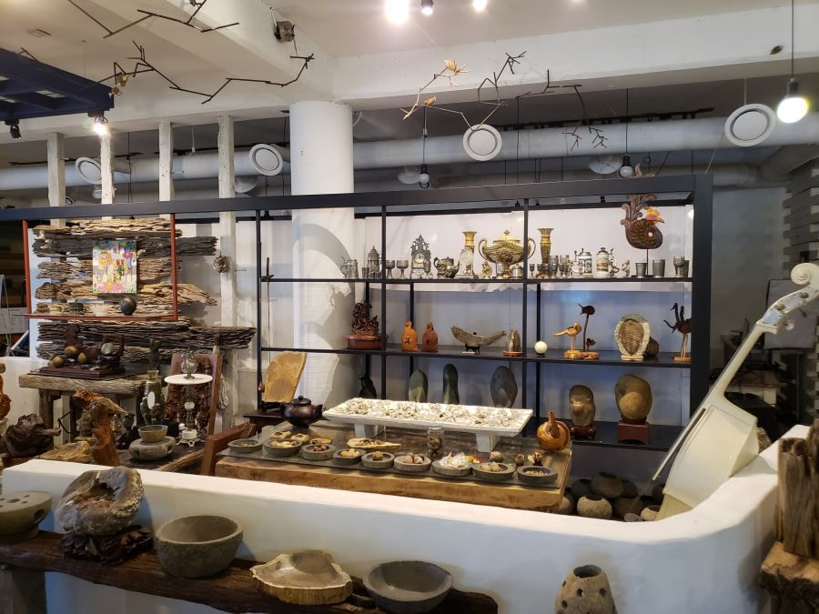 Decorations made of natural items inside a café