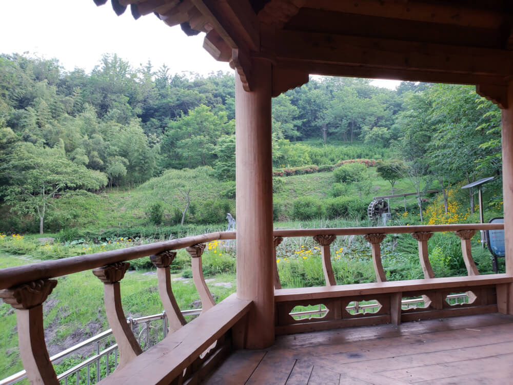 Pavilion and pond on the side of the road to Namsan