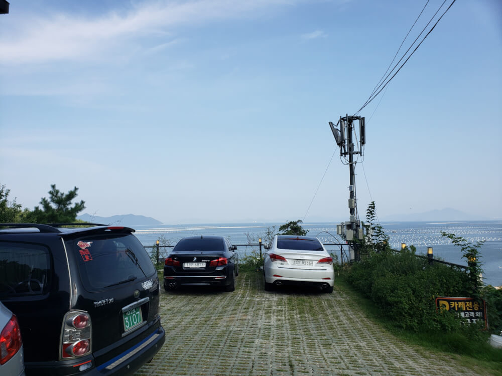 Parking at Polaris overlooking the sea