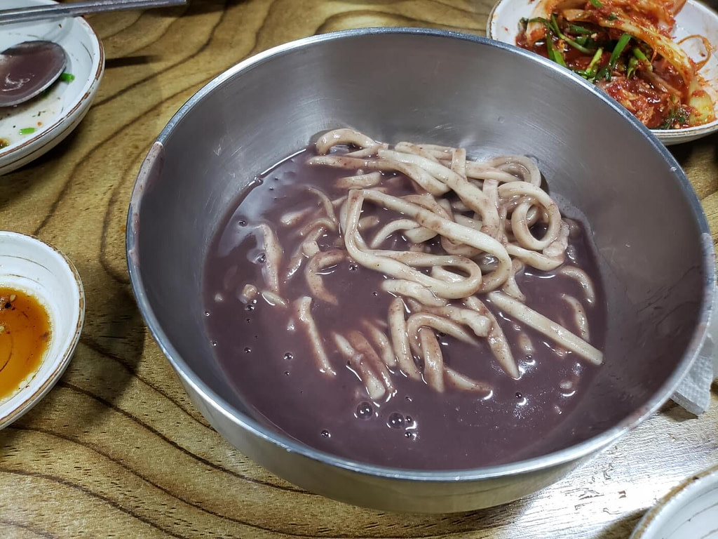 A bowl of patkalguksu