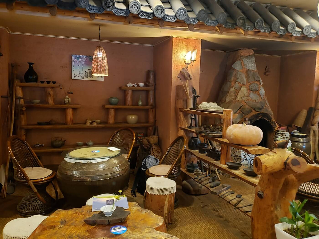 A small, handmade furnace inside a Korean traditional teahouse Songdawon