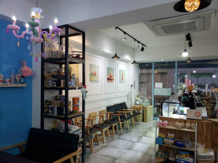 Dangdong Bakcine Coffee interior with colorful pink chandelier