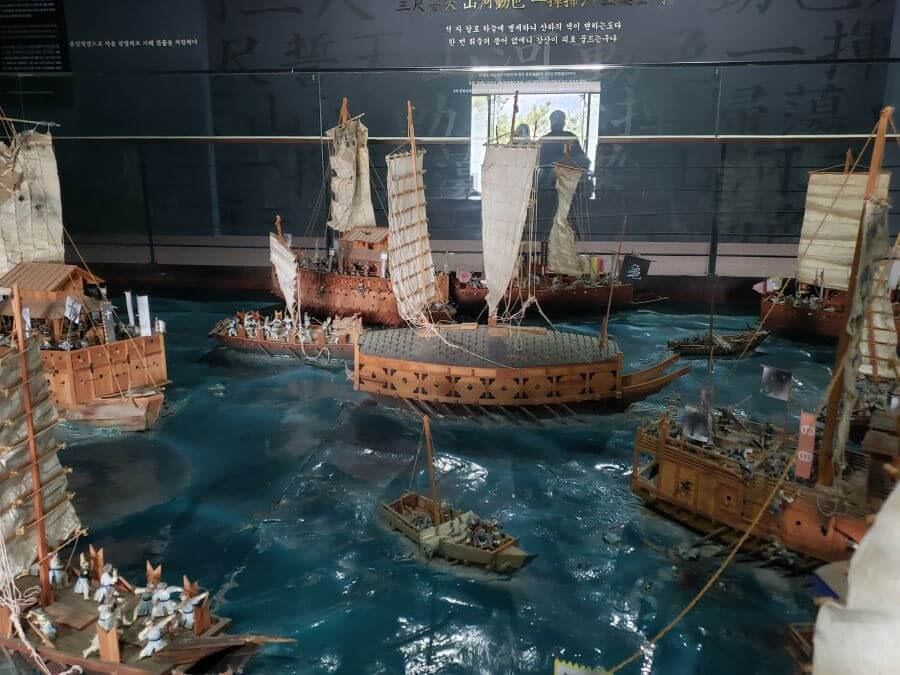 The miniature Yi Sun-shin warship model set
