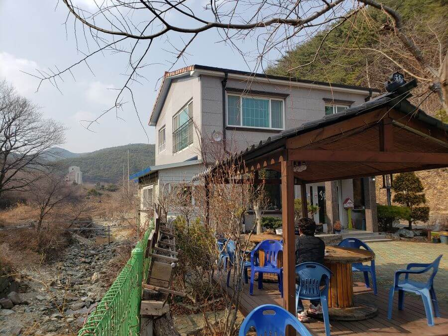 Covered outdoor seating at Sol Hyangi